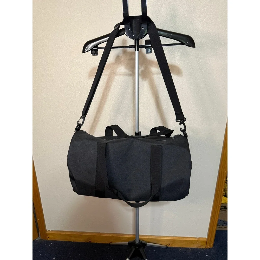 Herschel Supply Co Red Bull Flight Academy Black Duffel Bag Travel Gym Bag